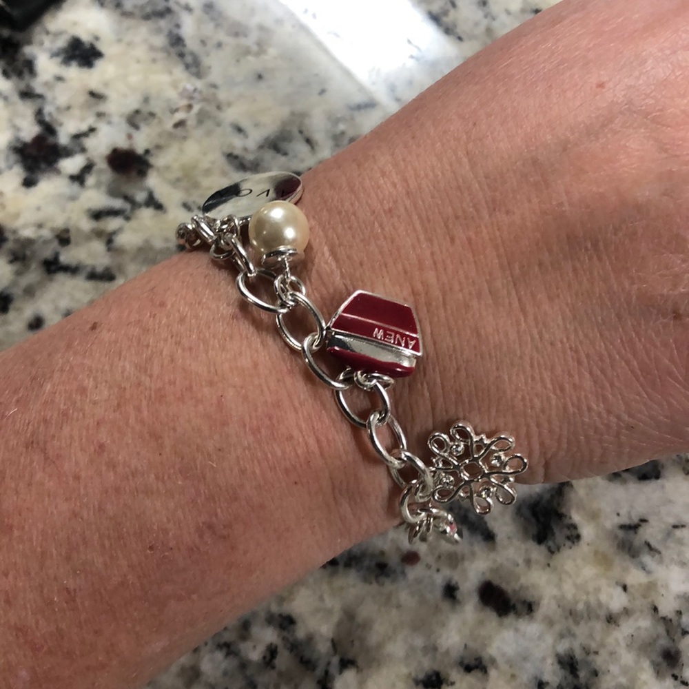 Brand New Avon 125 Year Celebration Charm Bracelet
